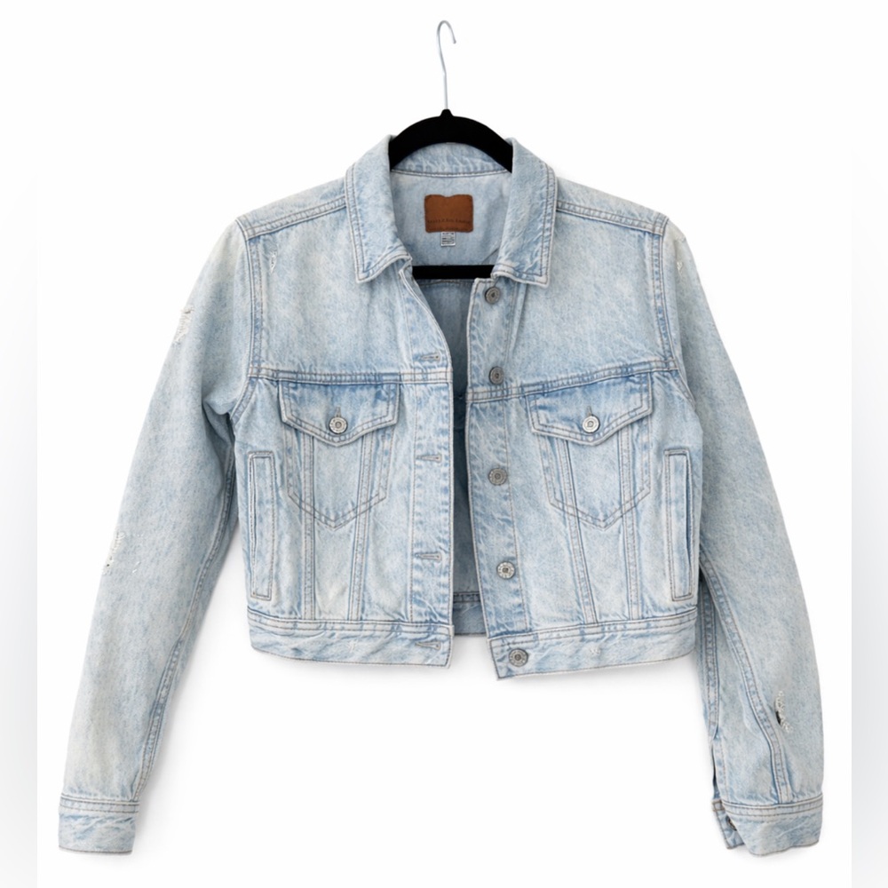 American Eagle Outfitters Light Wash Denim Jacket